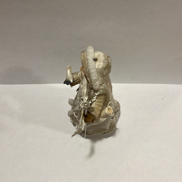 Hallmark 2004 Father Christmas Series 1 White Ornament - Picture 6 of 8